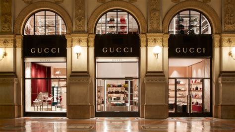 fachada gucci|Inside the Newly Renovated Gucci Store in Milan [PHOTOS] .